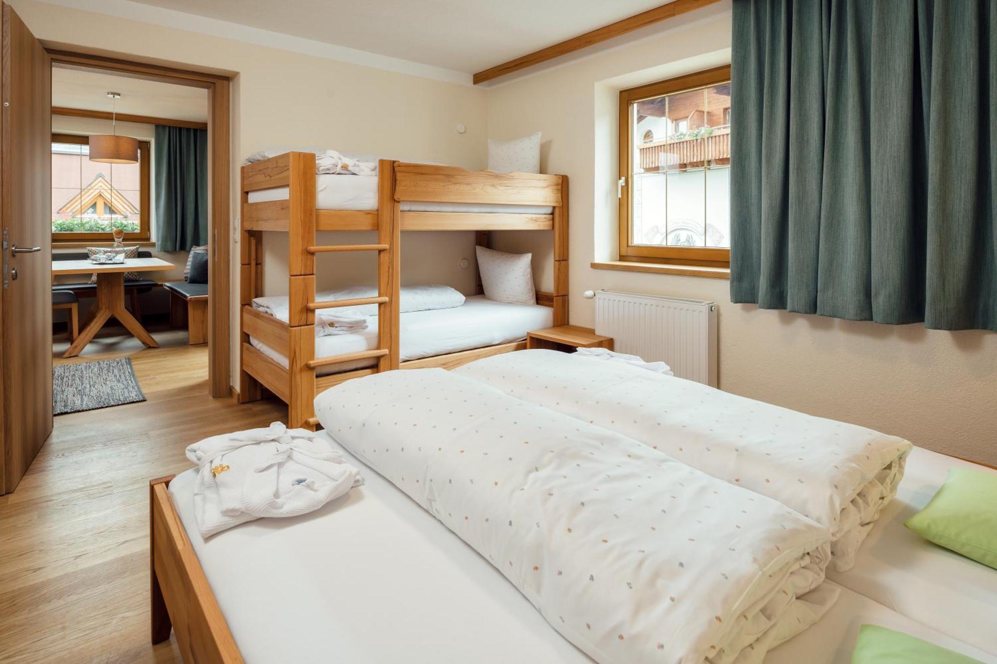 Naturhotel Feriengut Darrehof Serfaus Kamer foto